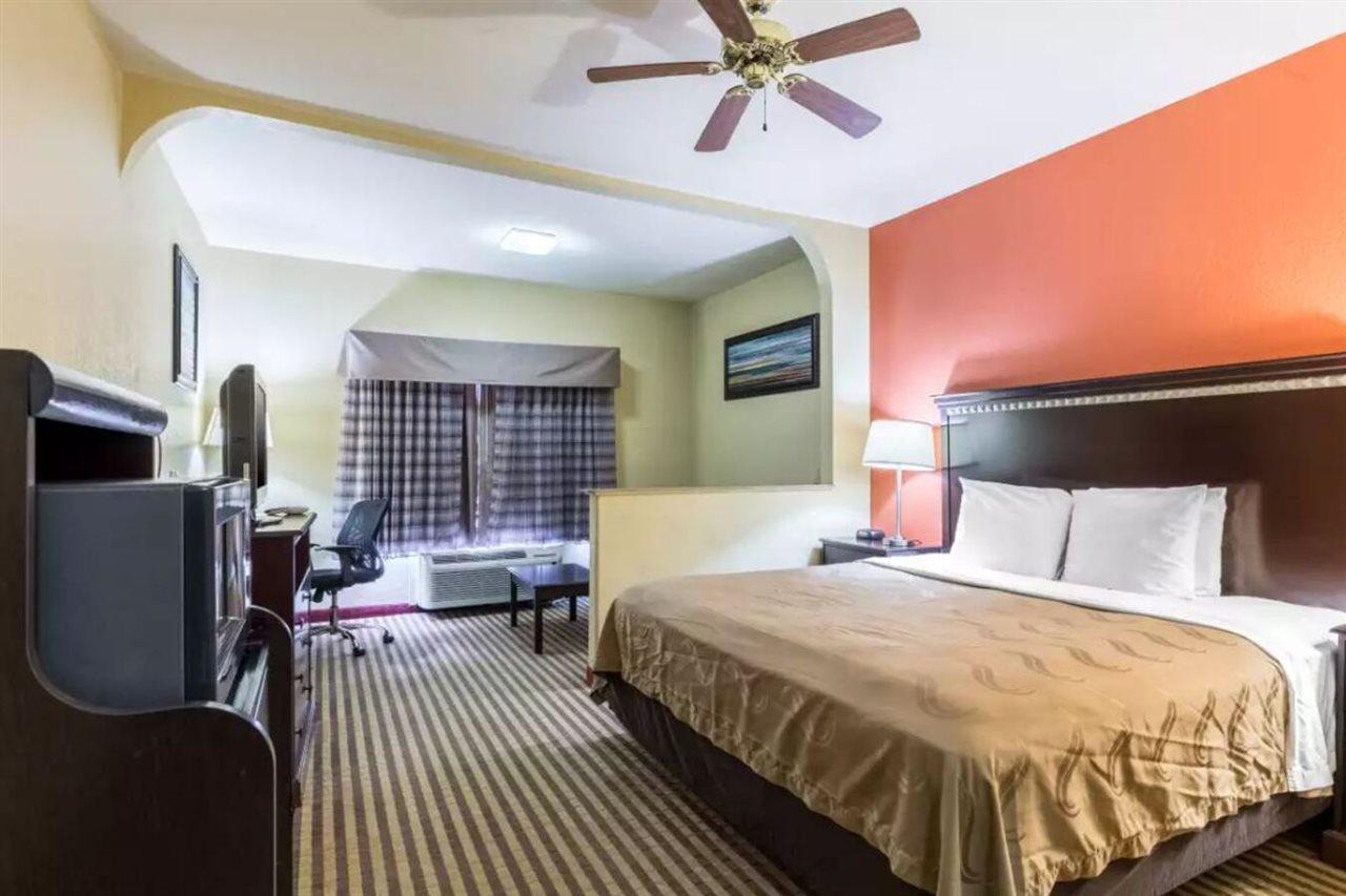 Quality Suites North Houston - Spring Buitenkant foto